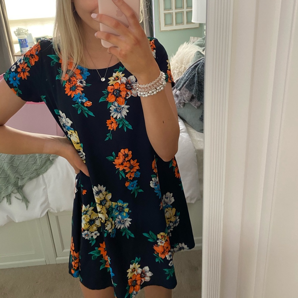 100% polyester floral swing dress (Dry Goods)
